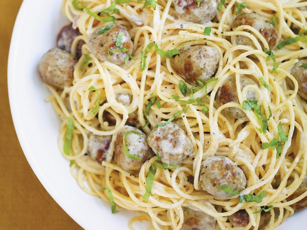 Image of Spaghettoni with Pesto–Chicken Meatballs